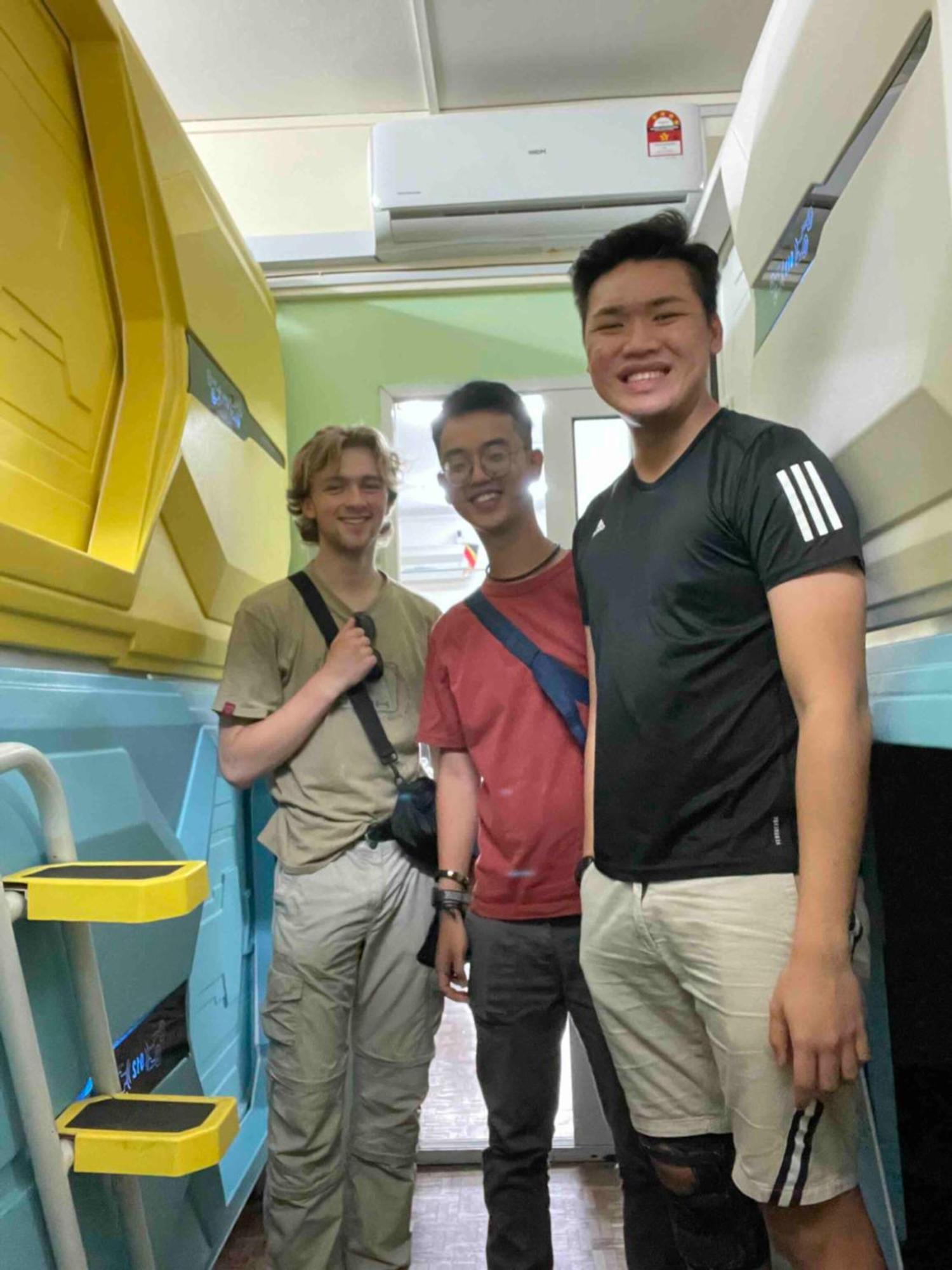 Pelangi Capsule Hostel Johor Bahru Exterior foto